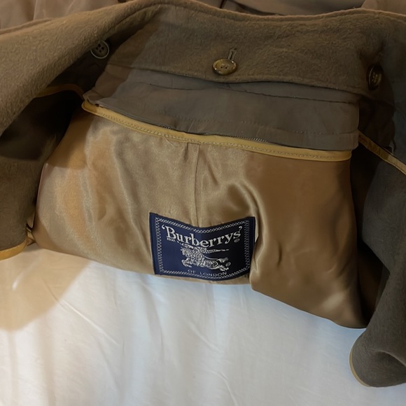 . Burberry Mens Trench coat size 44R AUTHENTIC - Picture 7 of 16